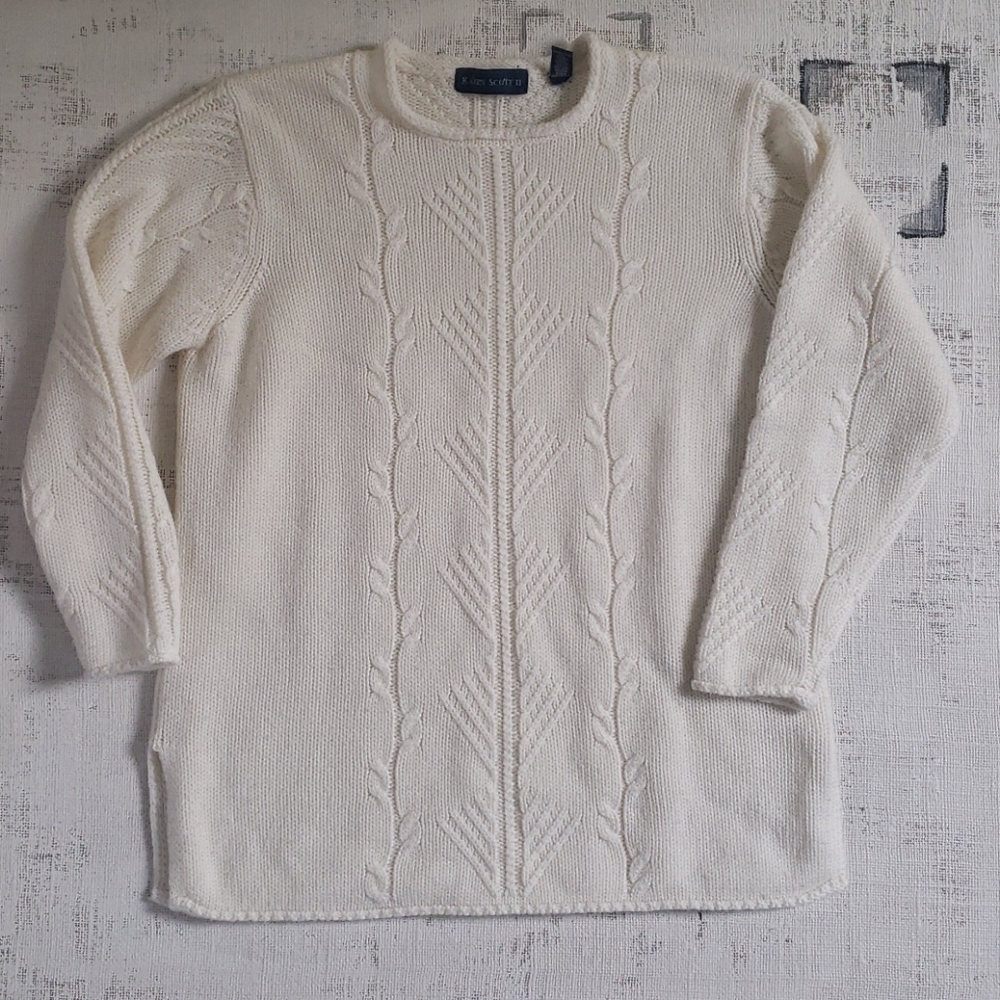 Beautiful white sweater by Karen Scott II